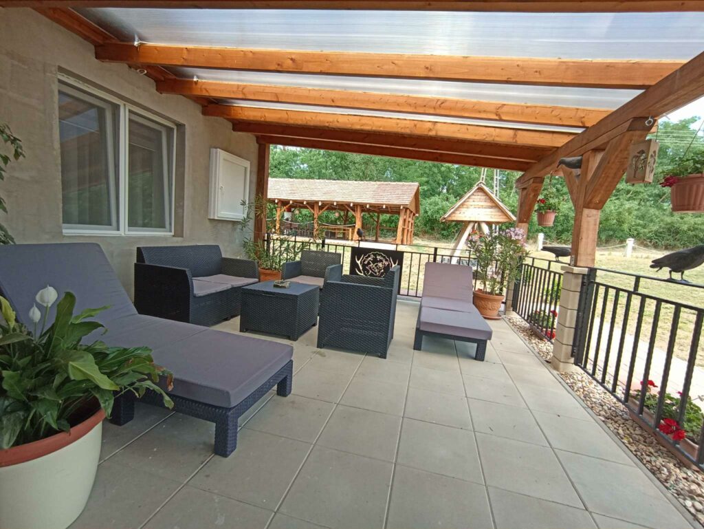 terasz – Nyírségi Nyulas vadásztanya